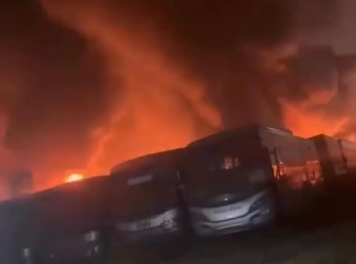 Kebakaran Pangkalan Sinarjaya Bekasi, 50 Bus Ludes Dilalap si Jago Merah