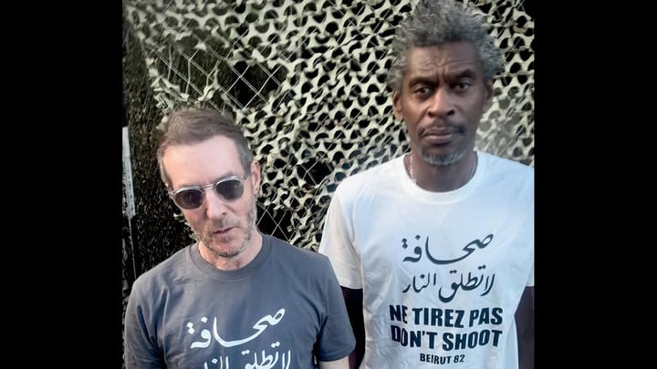 Massive Attack Dilarang Masuk Singapura Usai Kibarkan Bendera Palestina saat Konser
