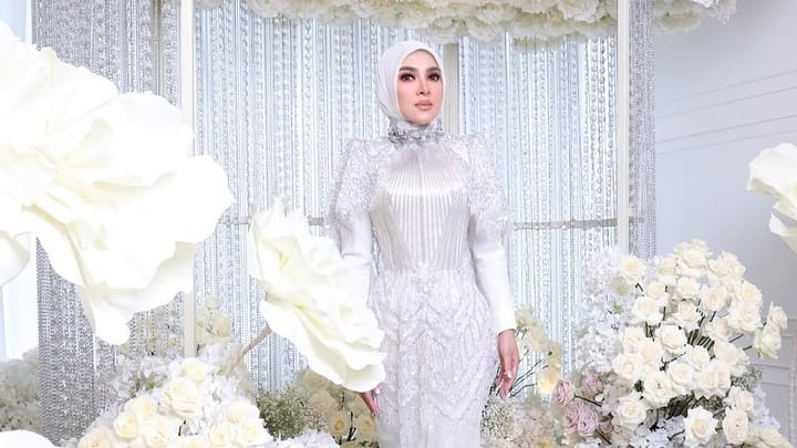 Syahrini Isyaratkan Comeback Lewat Lagu Baru 'Kau Yang Utama'