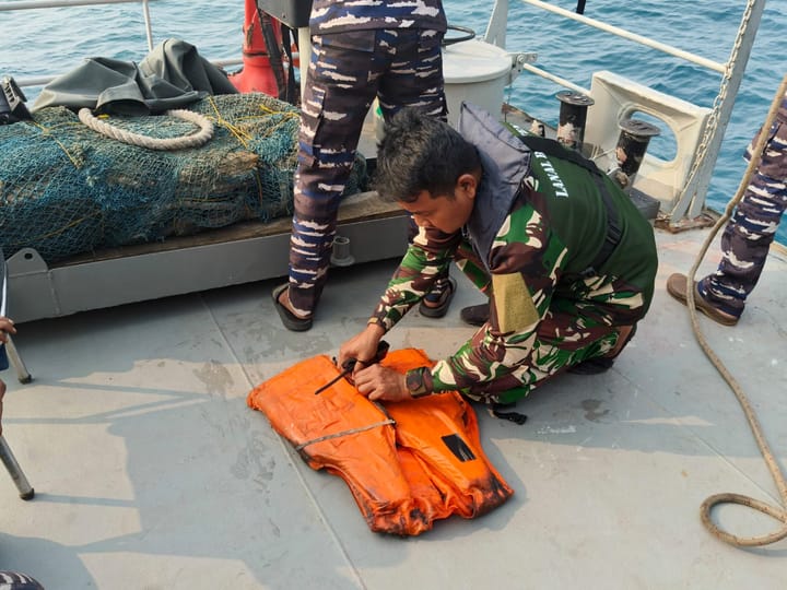 Life Jacket Ditemukan, Lima Jurnalis Masih Dicari Tim SAR