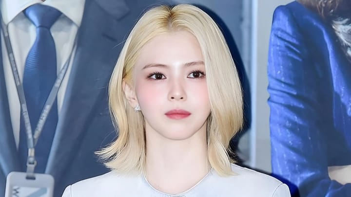 Han So Hee Tampil Berambut Pirang di Konferensi Pers Film 'INTERN'