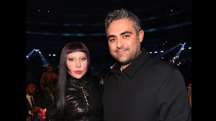Lady Gaga Resmi Menjadi Ibu