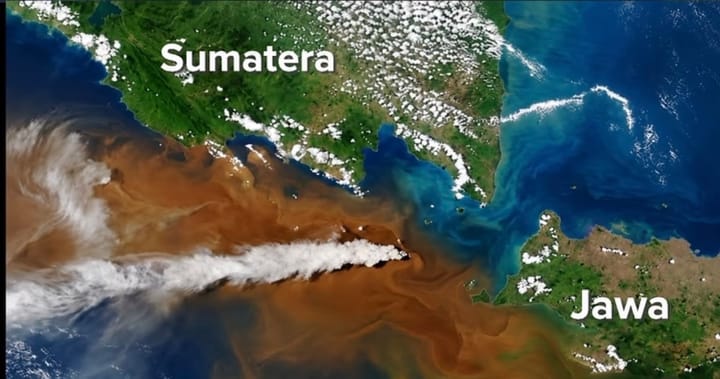 Angin ke Daratan, Kenapa Abu Anak Krakatau Malah Bergerak ke Laut?