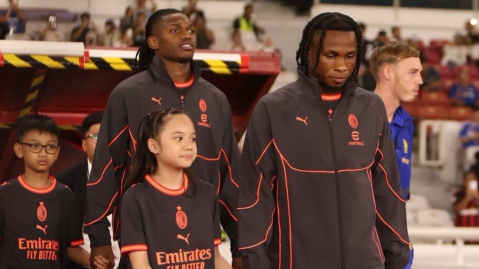 Gempi Menjadi Player Escort AC Milan