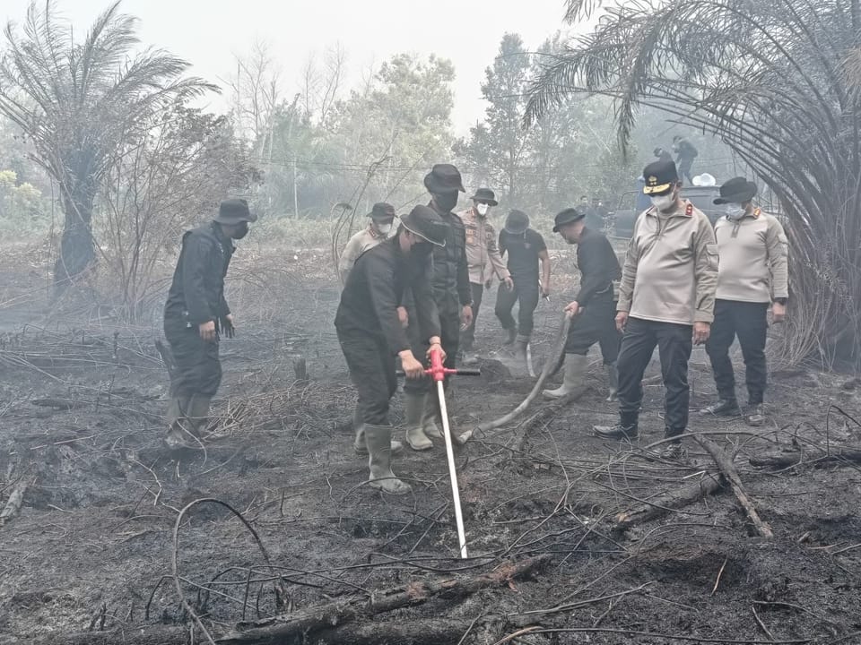 Polda Kalteng Gunakan Serbuk Singkong untuk Karhutla